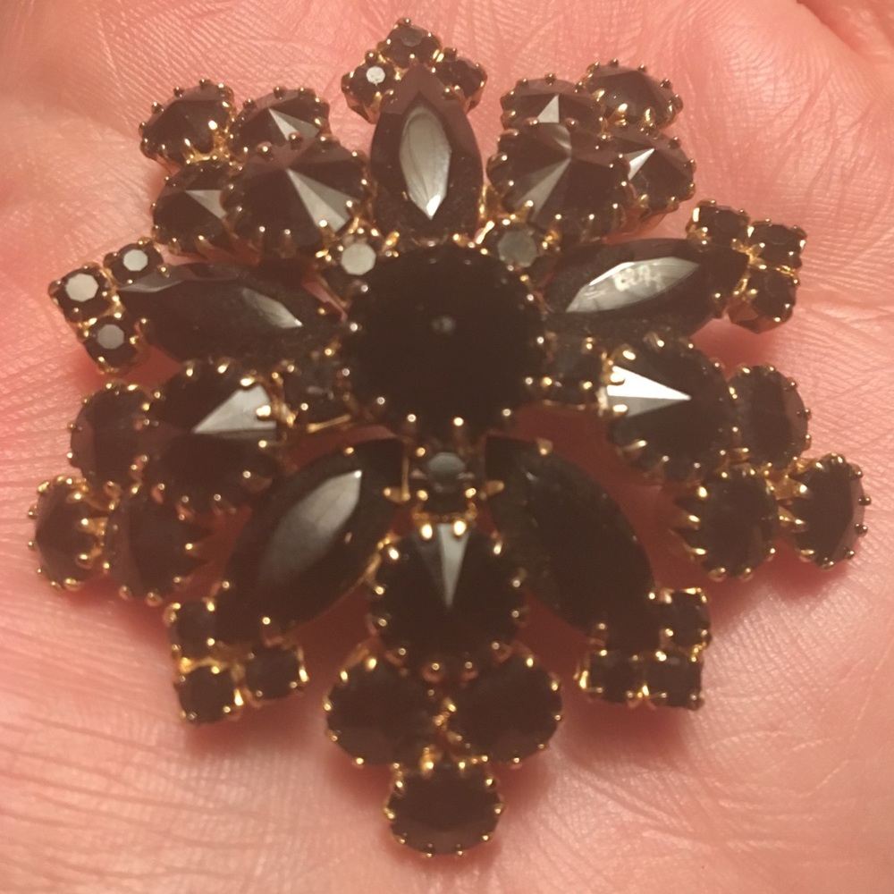 Vintage Brooch beautiful BLACK STONES {see note}